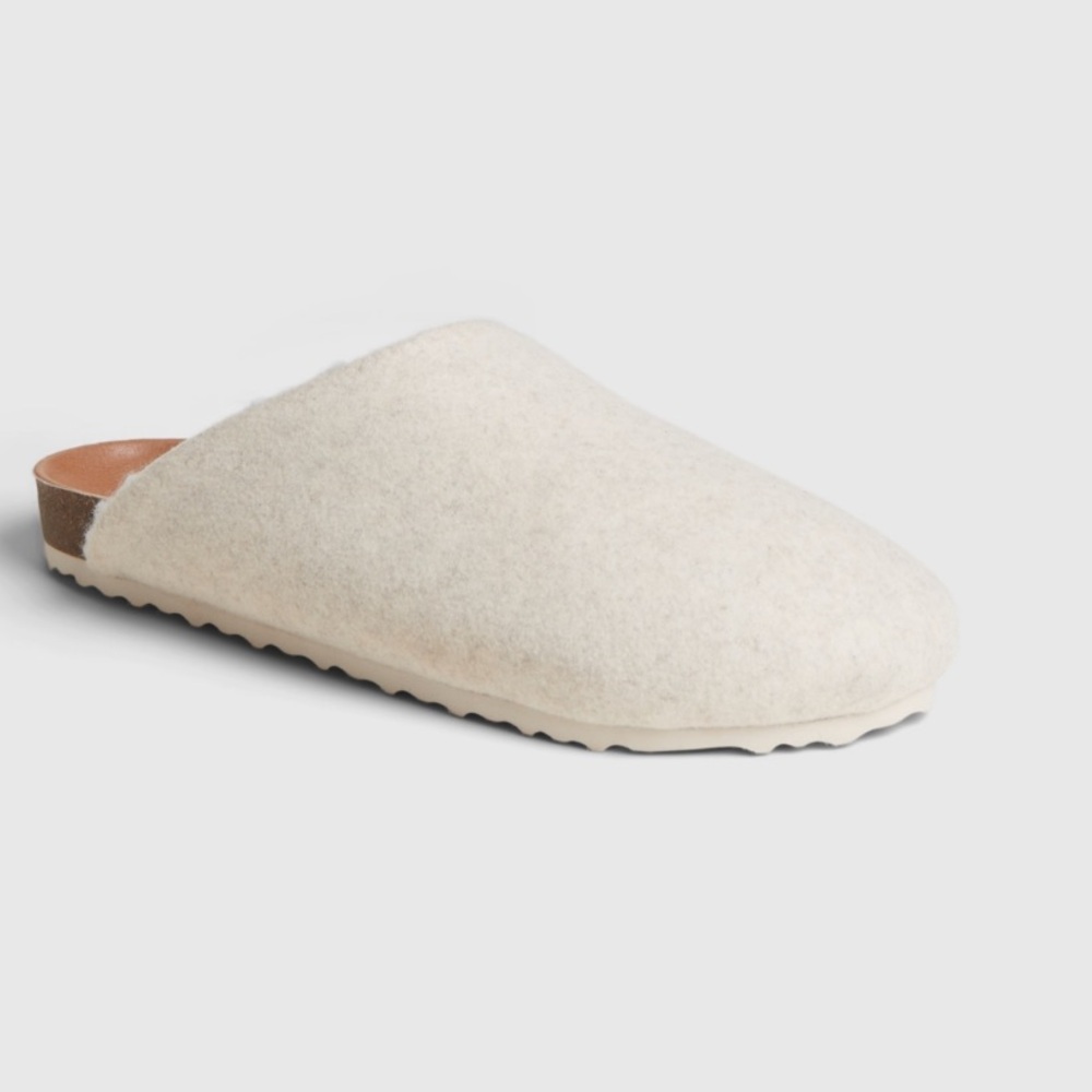 GAP Cozy Clogs
Color: ivory beige